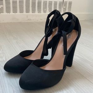 Black bow heels - worn once